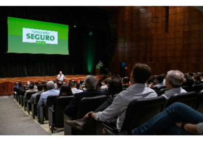 Usiminas reconhece empresas parceiras como fornecedores seguros