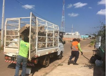 Cooperativa de Catadores recebe veículo de carga da Fundação Vale