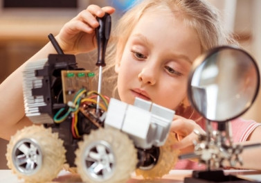 Crianças poderão construir robôs em workshop do IST