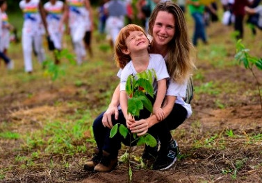 Em comemoração ao Dia Mundial do Meio Ambiente, Suzano realiza plantio de mudas do Projeto Nascentes do Mucuri