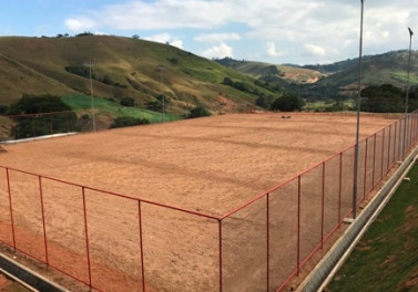 Comunidade de Santana do Deserto, em Rio Doce (MG), terá novo campo de futebol