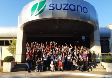 Apoiado pela Suzano, programa Jovens Urbanos beneficia 74 jovens de Jacareí e Caçapava (SP)