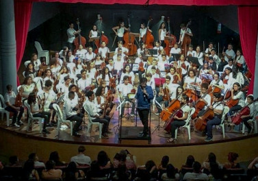 Orquestra Jovem do Sesi realiza seu primeiro concerto no Teatro do Sesi Jardim da Penha