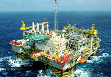 Petrobras apresenta ligeira queda na produção de petróleo e gás em agosto 