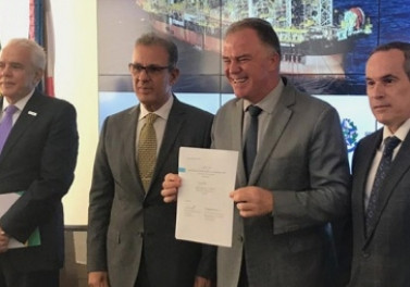 Petrobras e União assinam acordo de unificação de campos no Parque das Baleias (ES)
