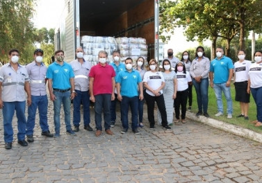 Portocel e colaboradores se unem para doar alimentos em Aracruz