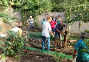 Fibria leva práticas sustentáveis para os quintais do distrito de São Silvestre, em Jacareí (SP)