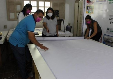 Suzano adquire 46 mil máscaras de tecido de costureiras e artesãos locais para doar a famílias de colaboradores e grupos estratégicos no Espírito Santo