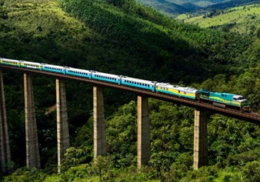 Viagem divertida pela Estrada de Ferro Vitória a Minas