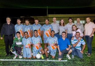 Comunidade de Castelhanos, em Anchieta, recebe Campo de Futebol Society