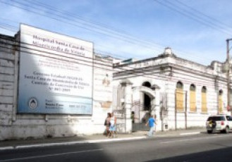 Fachada da Fafabes, em Vitória, passa por obras de restauração