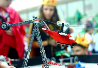 Vitória recebe seletiva nacional do Torneio de Robótica FIRST LEGO League