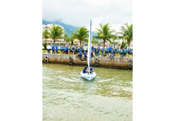 Alunos da rede pública aprendem sobre esportes náuticos em Mangaratiba