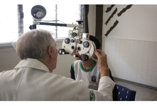 Projeto que oferece consulta e doa óculos de grau para estudantes será realizado novamente em Cariacica