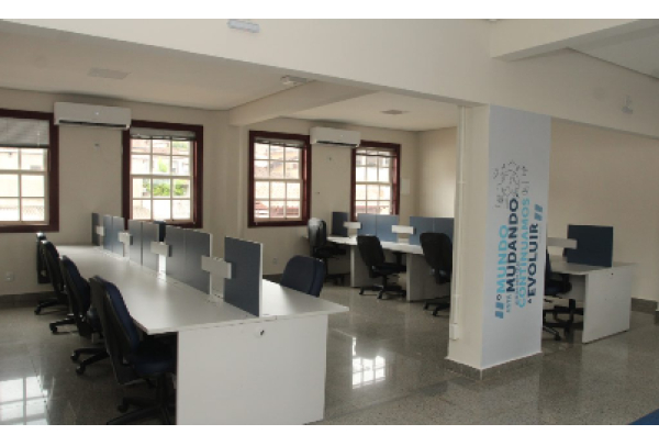 Samarco inaugura escritório em Mariana