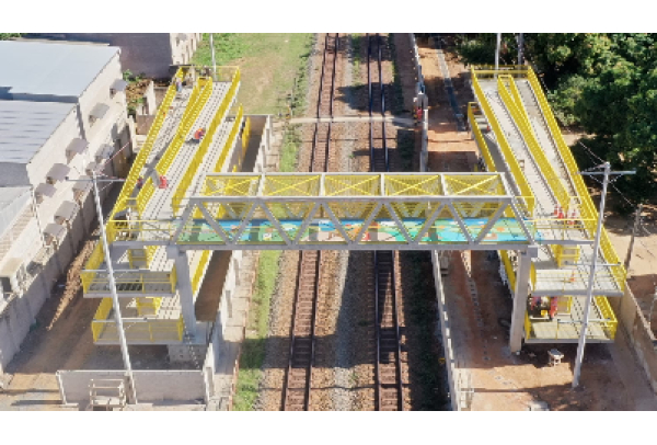 Moradores de Baixo Guandu passam a contar com nova passarela nas proximidades da ferrovia da Vale