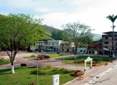 Samarco finaliza obras urbanas da Barra Longa