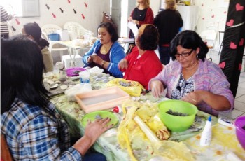 Artesãs do Projeto Espírito das Águas visitam a Casa Cor ES