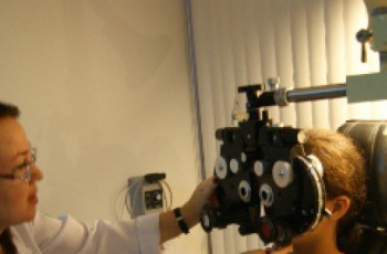 Estudantes de Cariacica recebem atendimento oftalmológico gratuito a partir desta quarta-feira, 27