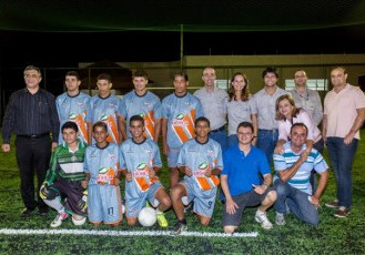 Comunidade de Castelhanos, em Anchieta, recebe Campo de Futebol Society