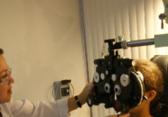 Estudantes de Cariacica recebem atendimento oftalmológico gratuito a partir desta quarta-feira, 27