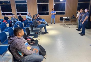 Moradores de Cariacica e Vila Velha fazem curso para aprender profissão