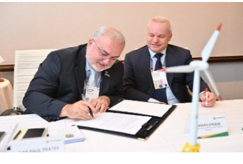 Petrobras e Equinor firmam acordo para avaliar sete projetos de eólica offshore no Brasil