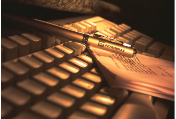 Petrobras e ABIQUIM assinam Protocolo de Intenções em busca de novas oportunidades na área de Gás e Energia