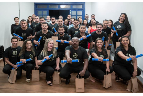 Moradores de Antônio Pereira se formam em curso de Automação Industrial oferecido pela Samarco, em parceria com Senai