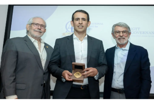 Gustavo Werneck, CEO da Gerdau, recebe reconhecimento internacional de Qualidade em Governança