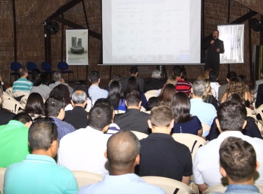 A crise exala medo e empresas precisam ser transparentes com funcionários