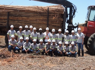 Fibria forma 12ª turma de aprendizes