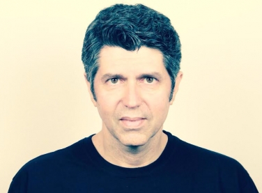 Leoni se apresenta com a Banda Flashback em Vila Velha