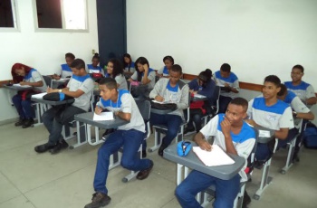 Fibria oferece curso de mecânica de manutenção de máquinas florestais para filhos de trabalhadores