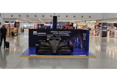Gerdau expõe réplica de carro de Fórmula 1 feita em aço no aeroporto de Porto Alegre