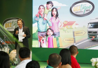 Motorista DEZtaque: programa da Petrobras Distribuidora  premia a segurança no transporte de combustíveis